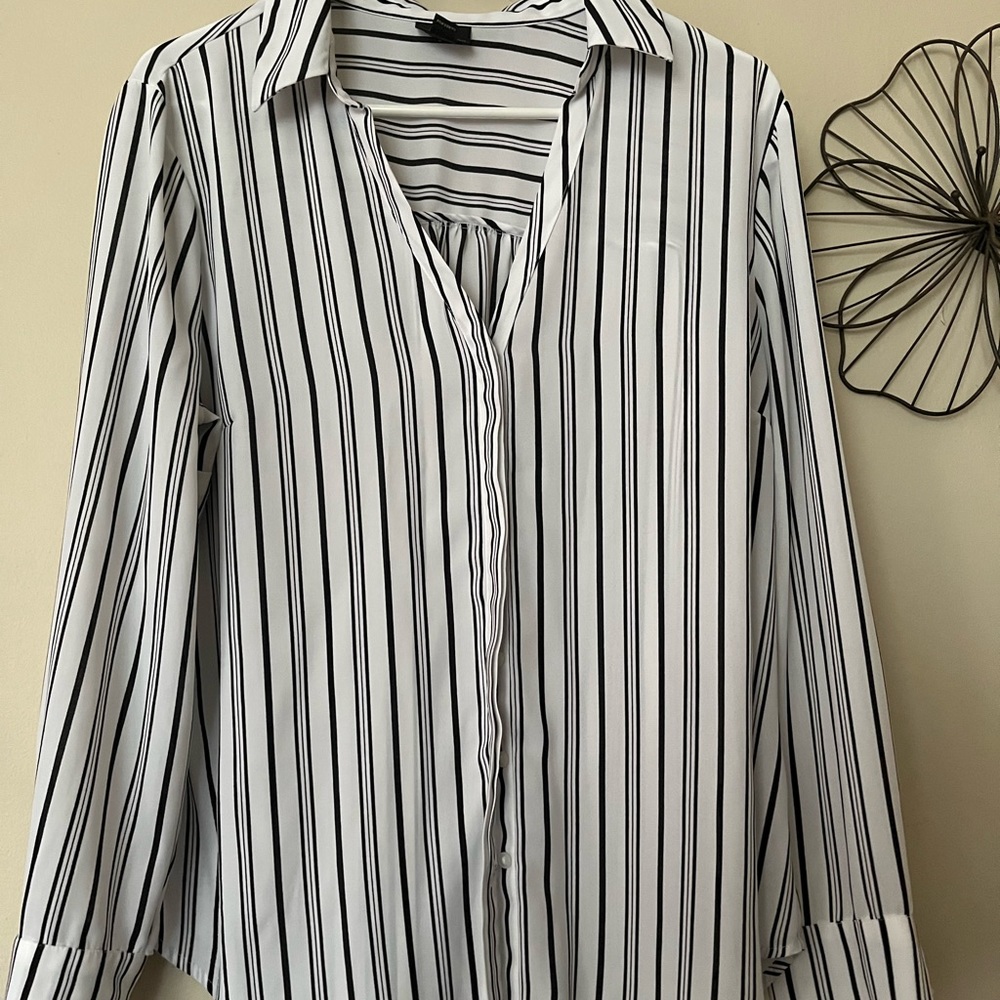 Women’s Worthington Button down blouse